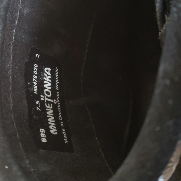 Minnetonka Moccasins black double fringe side zip boot size 7.5 - Picture 4 of 8